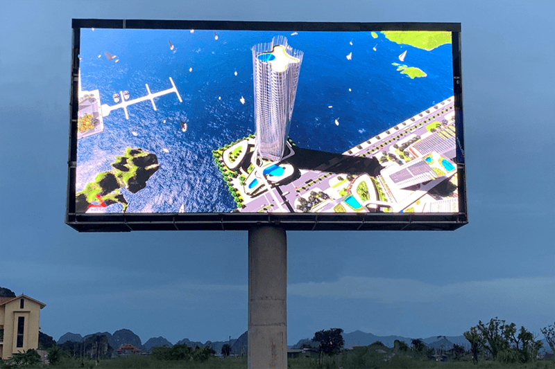 pole-mounted screen